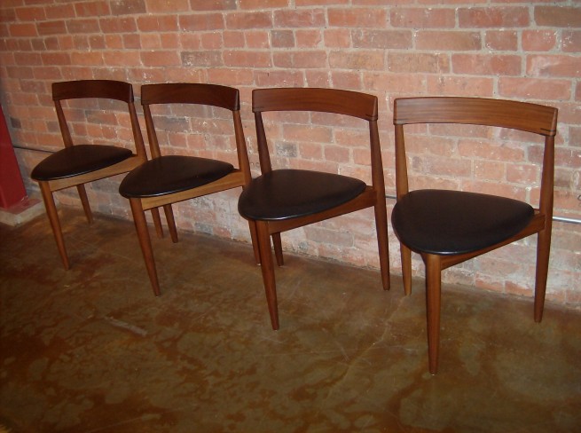 Gorgeous set of 4 teak 3 legged dining chairs designed by Hans Olsen for Frem Rojle - design year 1953 - (SOLD)