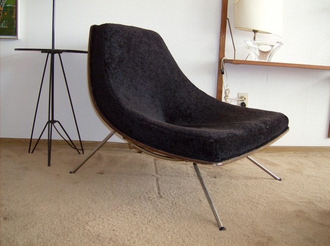 Arguably one of the most Iconic Canadian designs - the Winnipeg chair designed and Manufactured by Architect James Donahue of Winnepeg Manitoba and some of his Architect students - produced in the late 40's, early 50's - made of bent fir plywood/metal rod legs and 4"foam upholstered. Which came first the Winnipeg Chair or George Nelson's super iconic Coconut chair - hmm the jury is still out!! - We took this one home, but if you have one you would like to sell, give us a buzz, we would be very interested to talk to you!!! (SOLD)