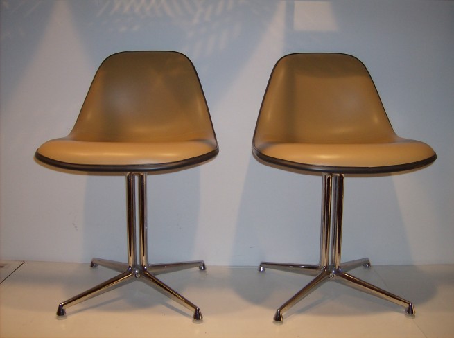 WOW - an unbelievable pair of MINT condition vintage Eames side chairs for Herman Miller w/ the famously exquisite La Fonda base -  SUPER DROOL WORTHY - HOLD