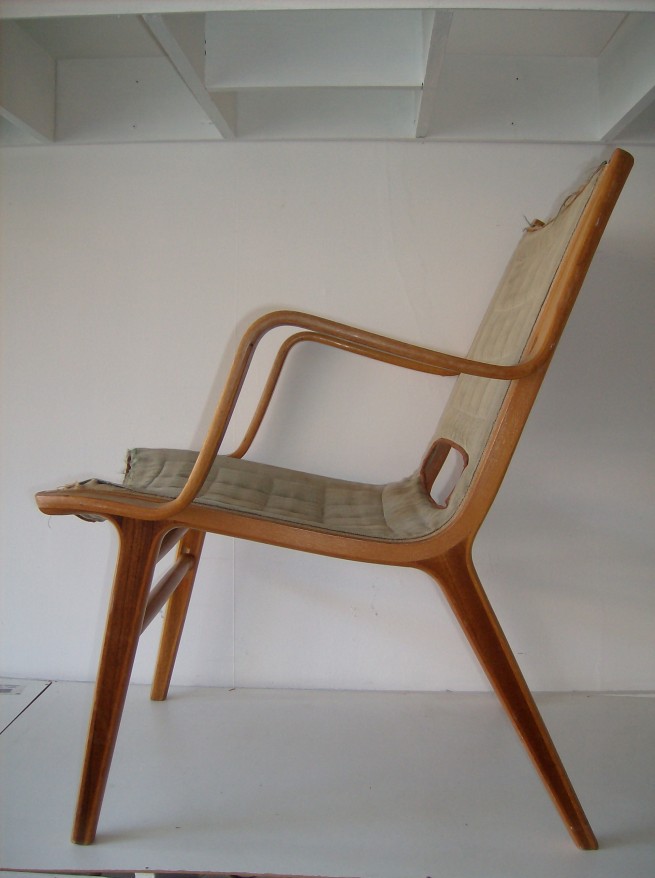  Ax chair by famed Danish Duo Peter Hvidt & Orla Molgaard-Neilsen  designed in 1950 and manufactured by Fritz Hansen - Made of laminated beech and mahogany - gorgeous - HOLD
